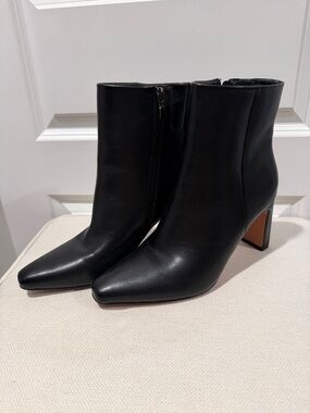 Women’s Black Leather Ankle Boots - Classic Zip Heel